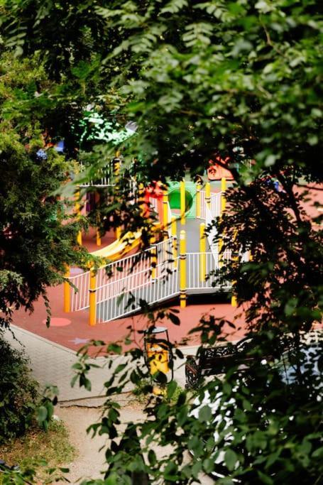 Little Paris Boutique Apartment Bucharest Exterior photo